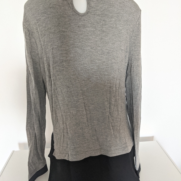 Gray And Black Working Long Top Sz M. NWOT - Picture 2 of 4
